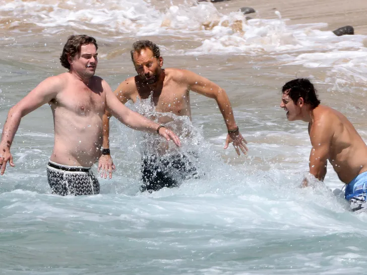 1012-Leonardo-DiCaprio-Beach-Vacay-SUB