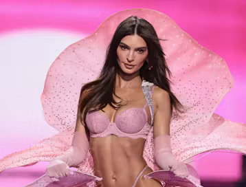Emily Ratajkowski Victoria's Secret Fashion Show 2025