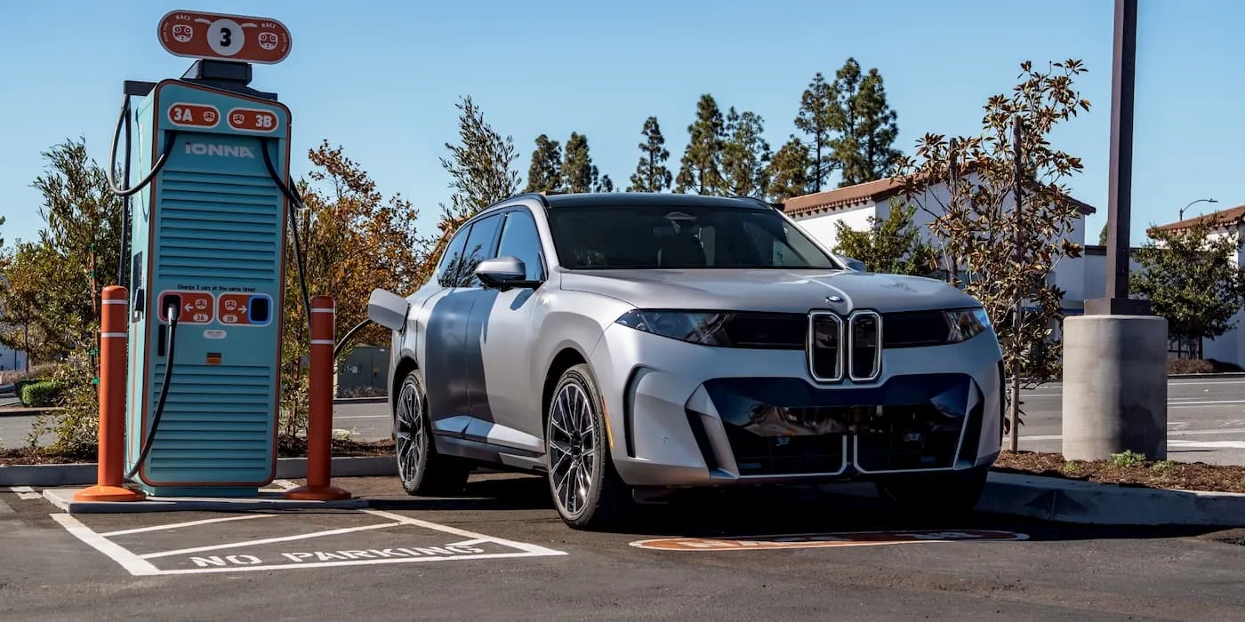 BMW-iX5-fast-charging