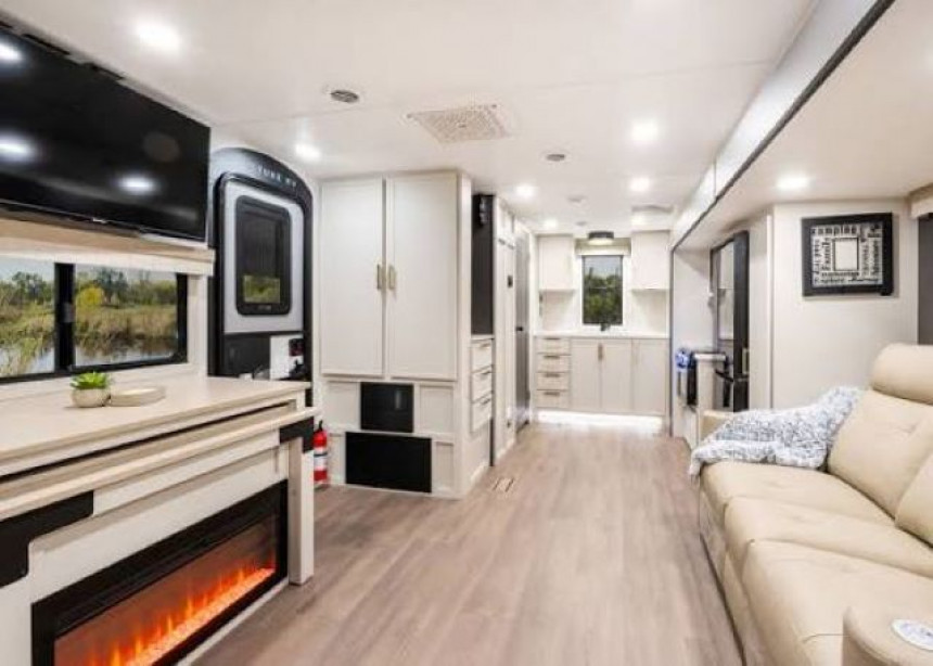 2027 Venture RV Stratus 231VRK travel trailer