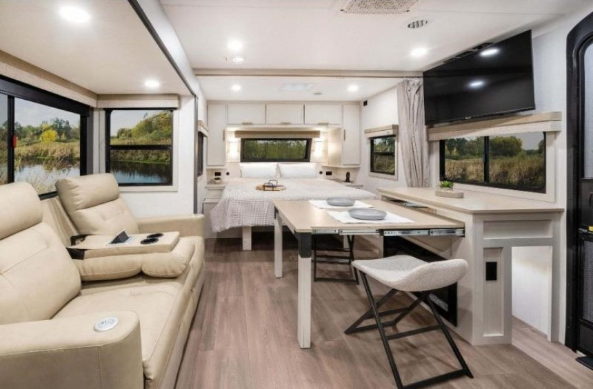 2027 Venture RV Stratus 231VRK travel trailer