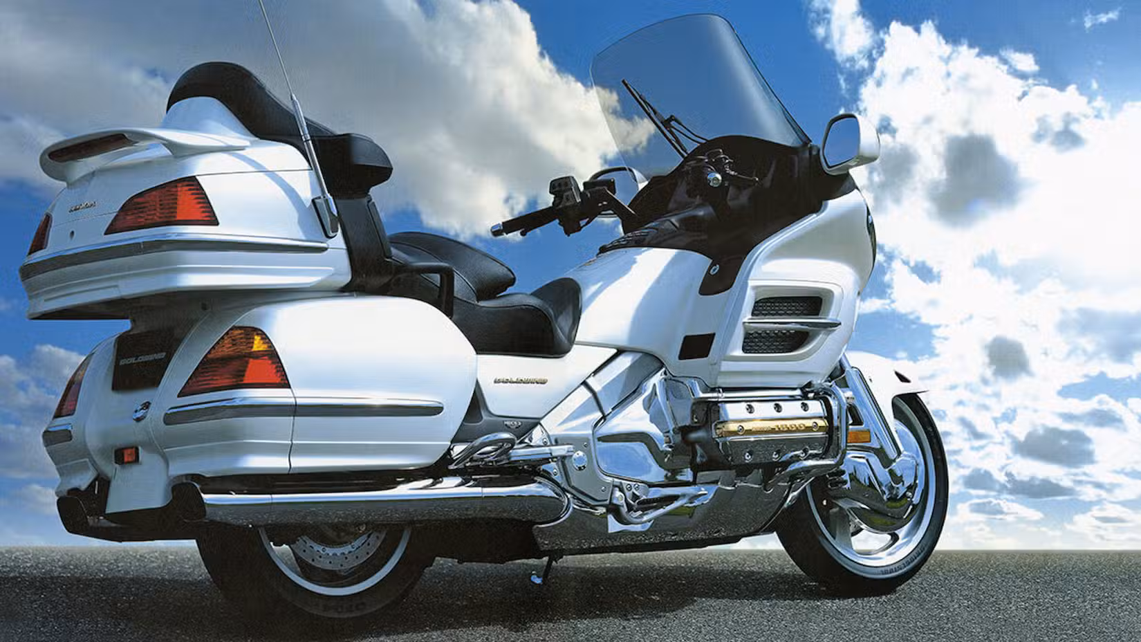 Static shot of a 2001 Gold Wing GL1800