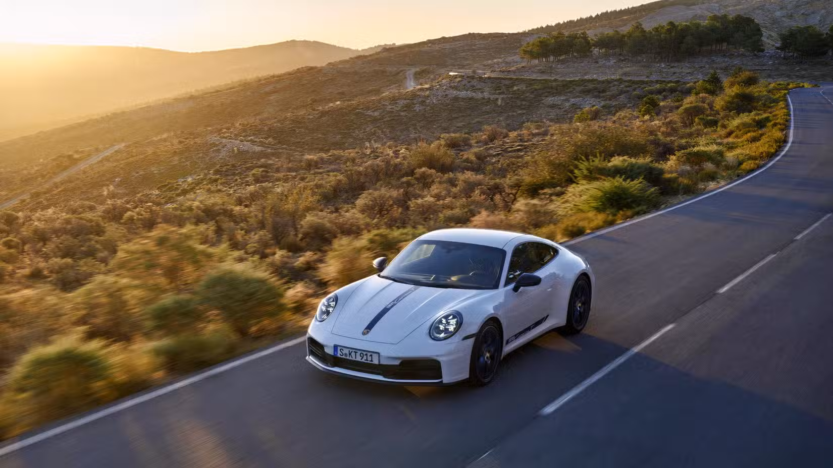 2024 Porsche 911 Carrera T front 3/4 action