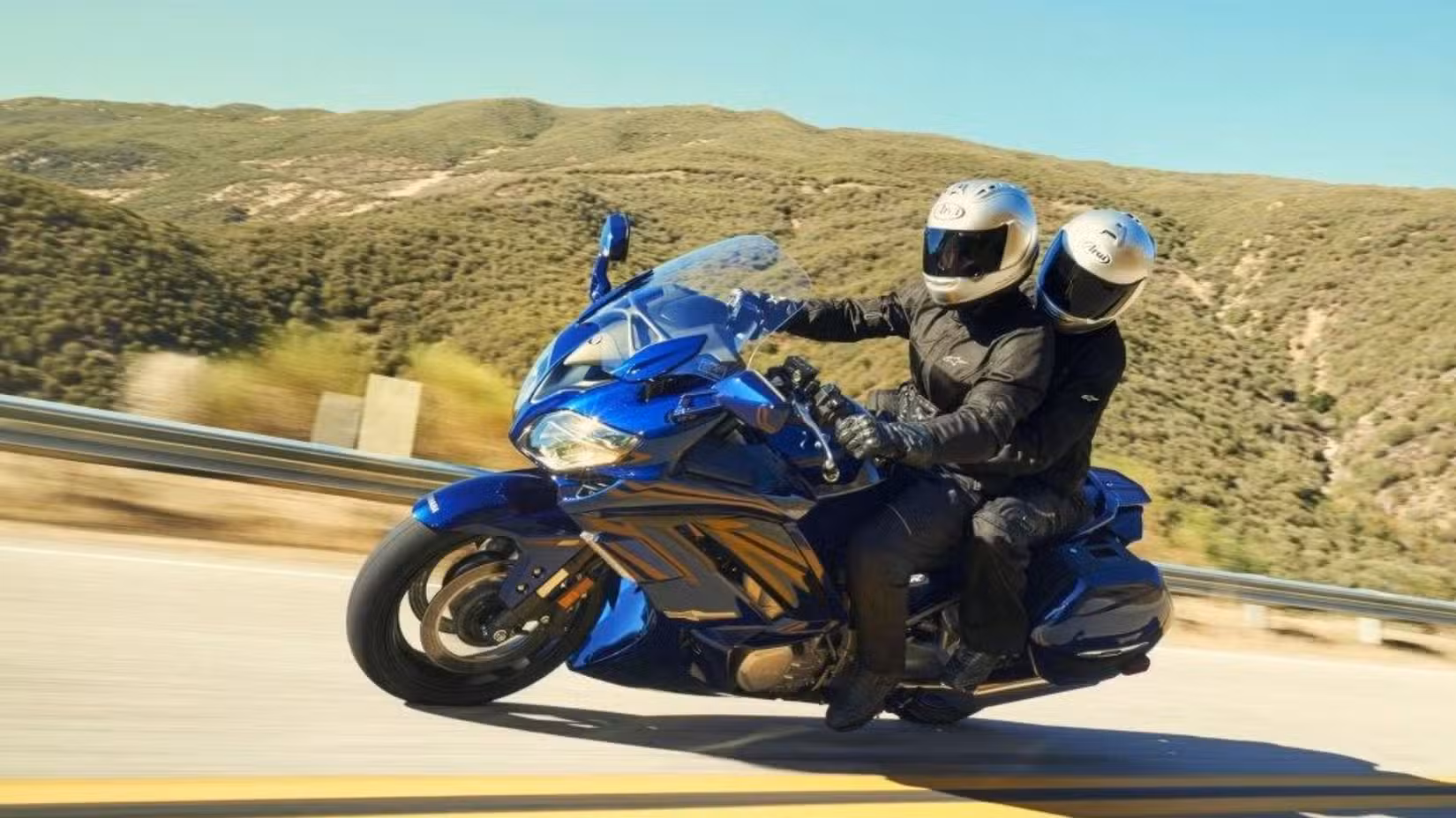 Action shot of a 2024 Yamaha FJR1300ES sports tourer