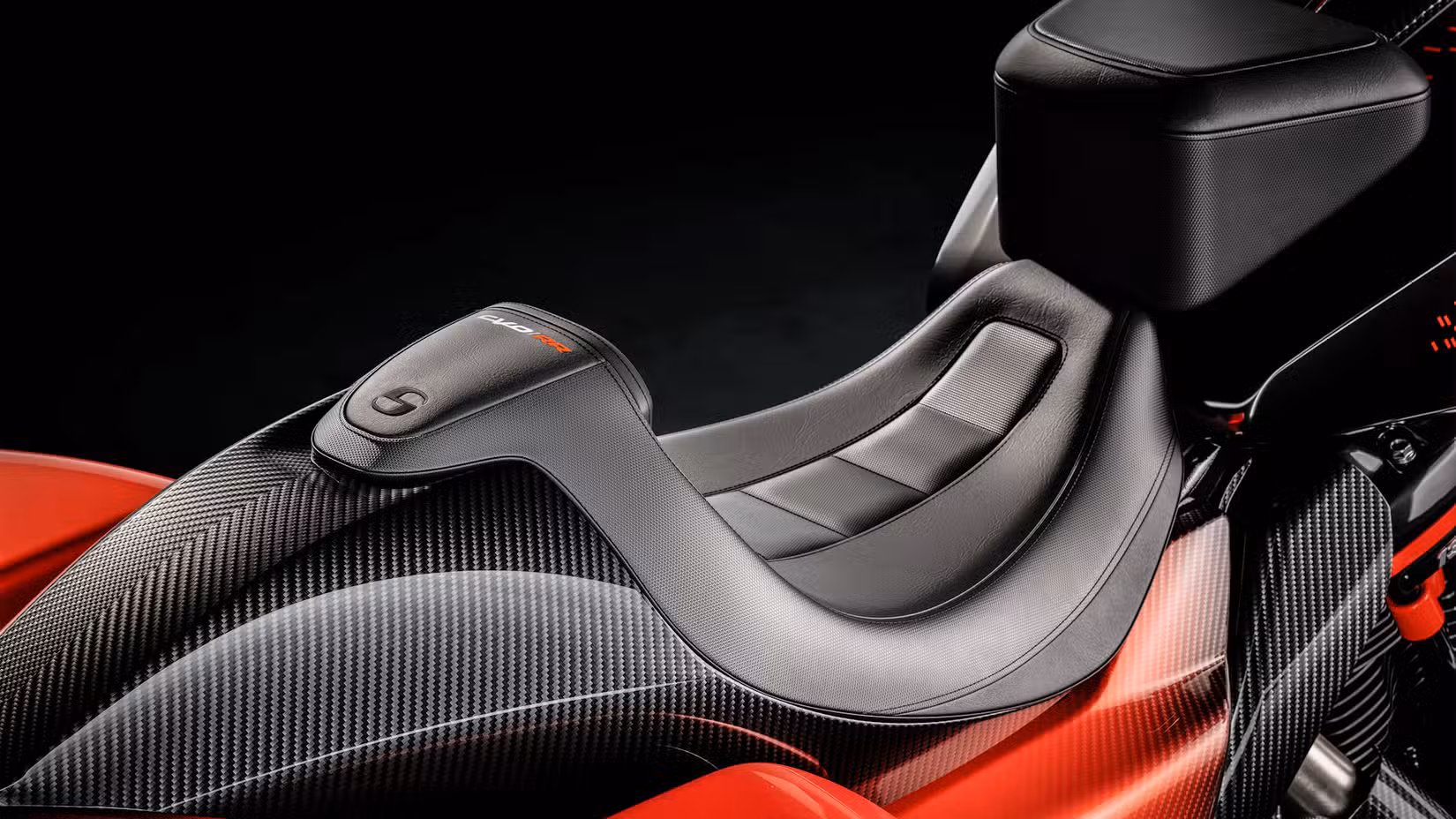  2025 Harley-Davidson CVO Road Glide RR saddle close-up detail