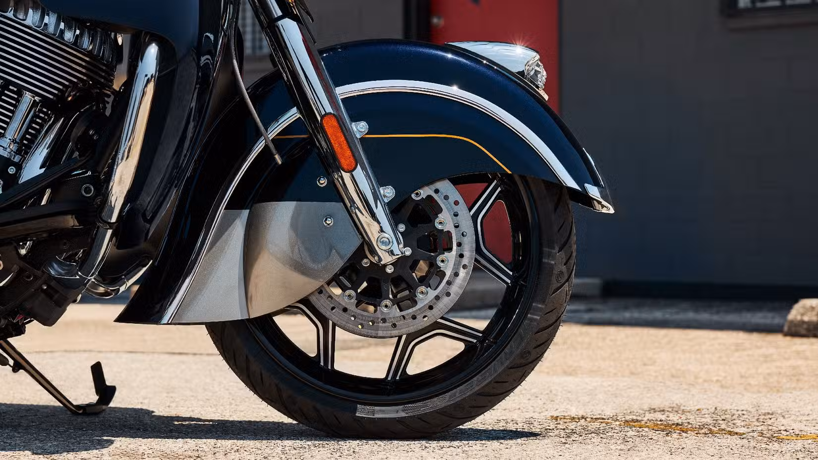 2025 Indian Roadmaster Elite Front Wheel And Disc Brake