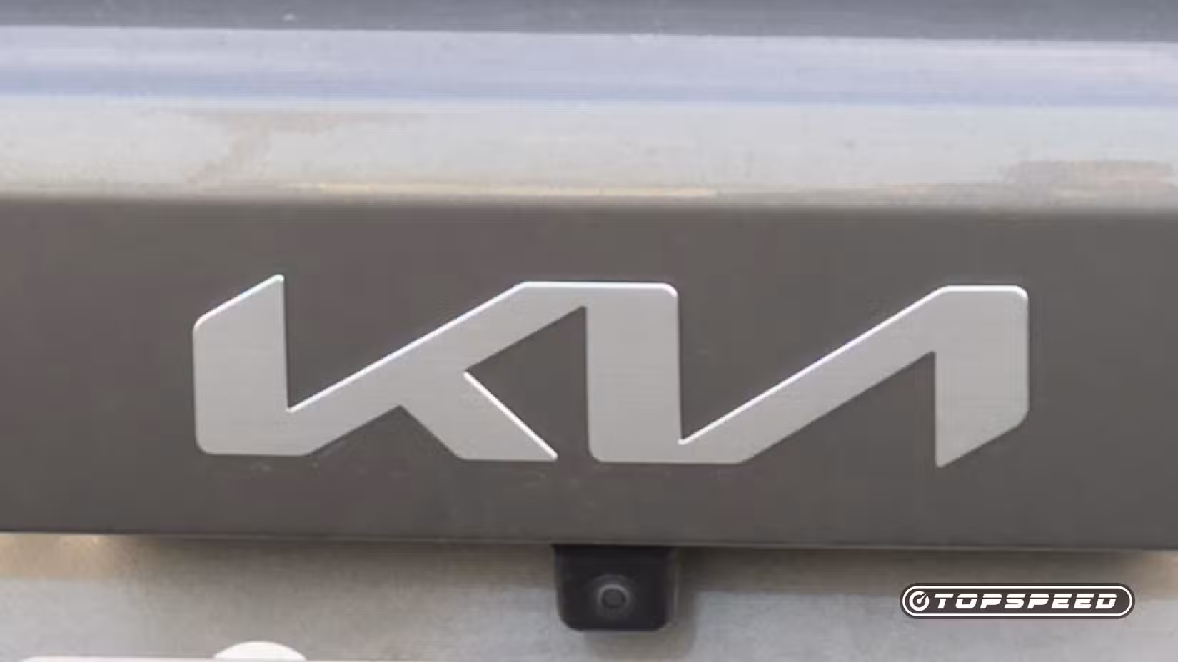2025 Kia Sorento PHEV Exterior - Rear badge and camera