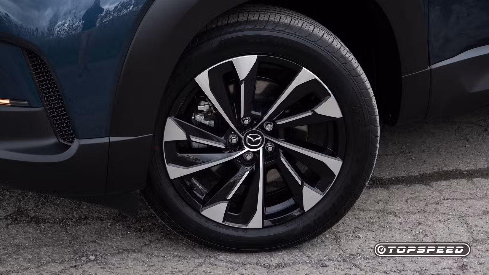 2025 Mazda CX-50 Hybrid Wheel close-up