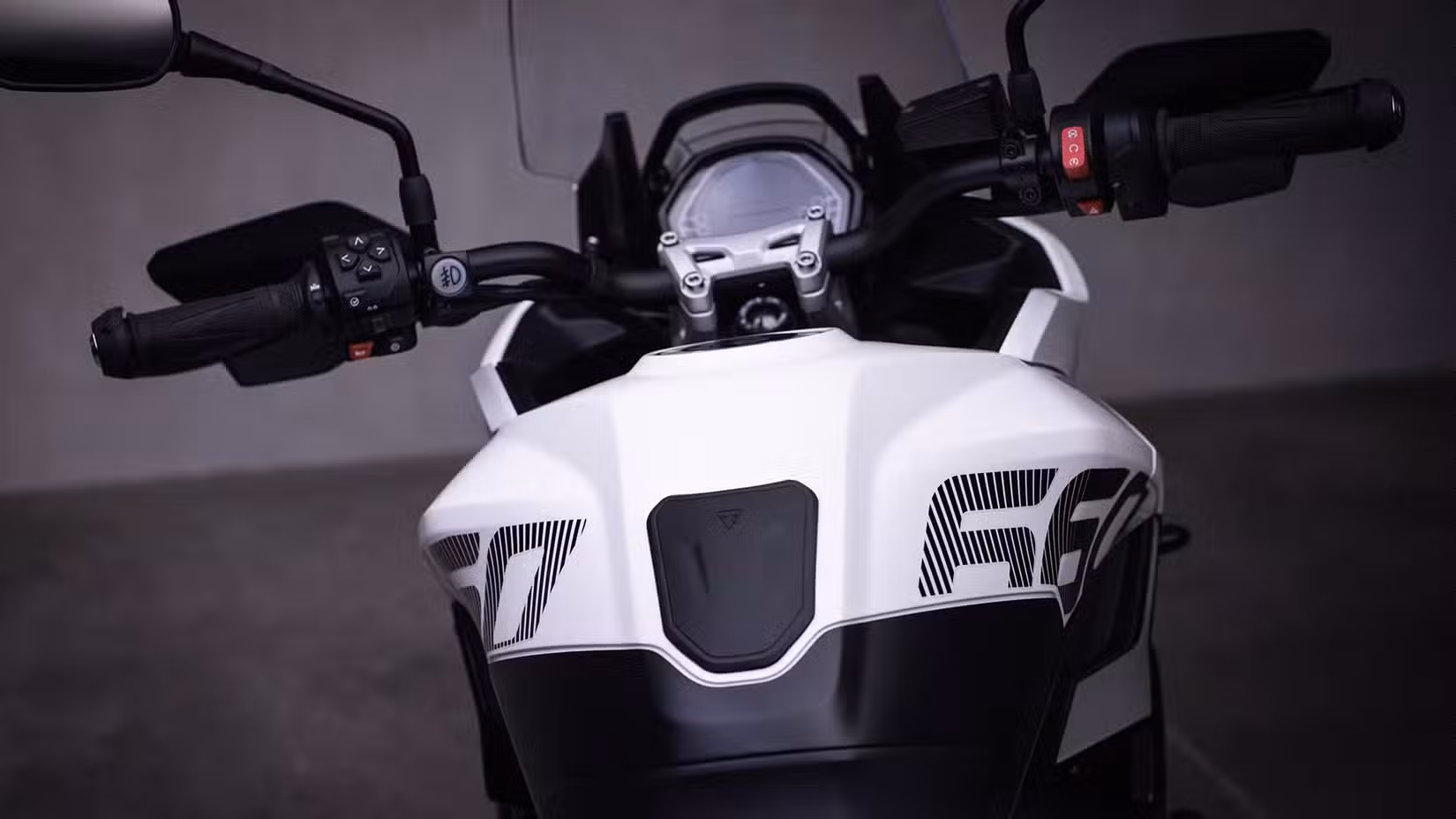 2025 tiger-sport-660 cockpit