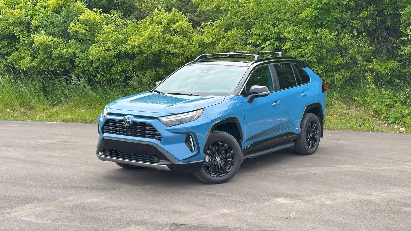 2025 Toyota RAV4 XSE All-Wheel Drive Front Three-Quarter shot parked