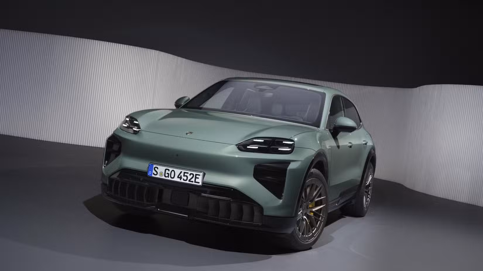 2026 Porsche Cayenne Turbo Electric front 3:4th static shot
