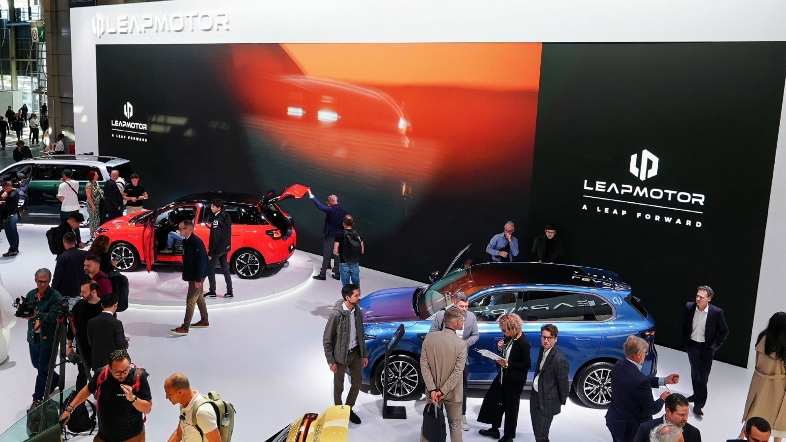 Leapmotor starts B10 production in Spain, gives A05 European debut