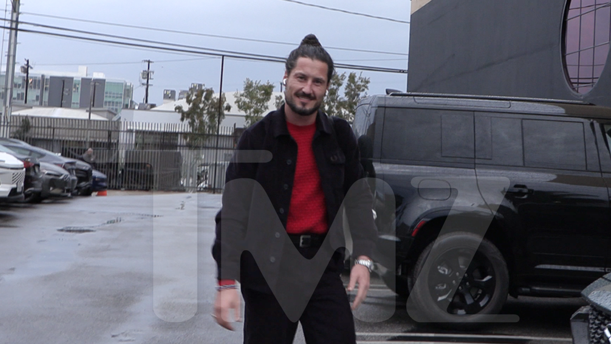 Val Chmerkovskiy Arrives to ‘DWTS’ Practice After Show Lifts Suspension