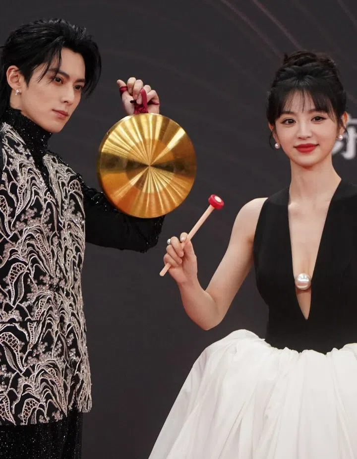 Tian Xiwei poses with fellow co-star Dylan Wang