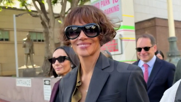 102926_halle_berry_court_KAL