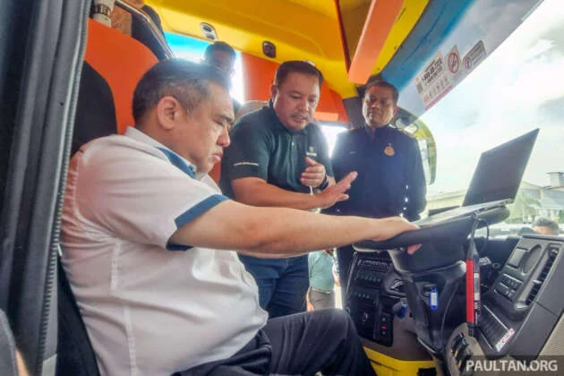 Only 33 JPJ-approved workshops for speed limiter retrofits on over 200,000 commercial vehicles, says Loke