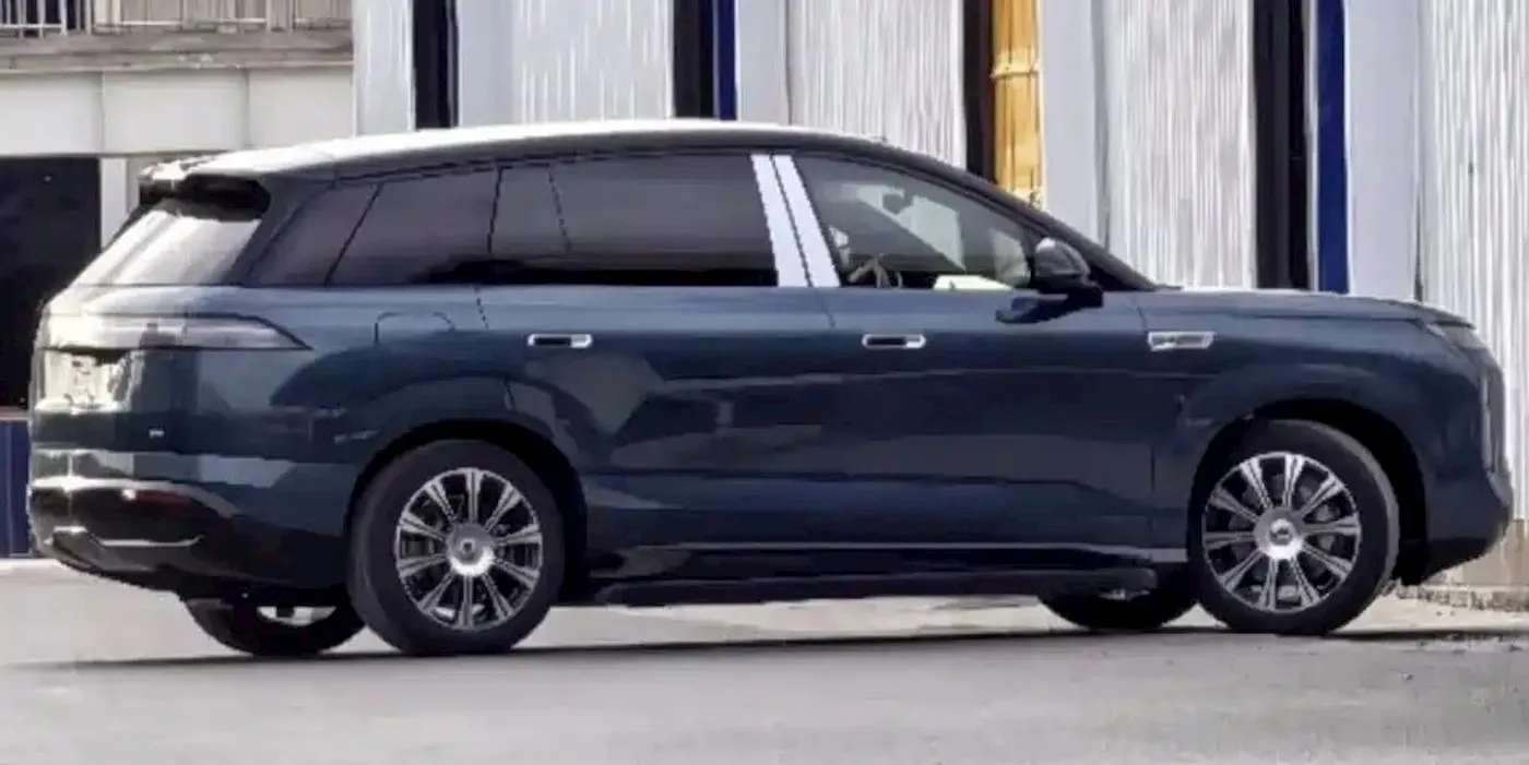 BYD-Denza-N8-EV