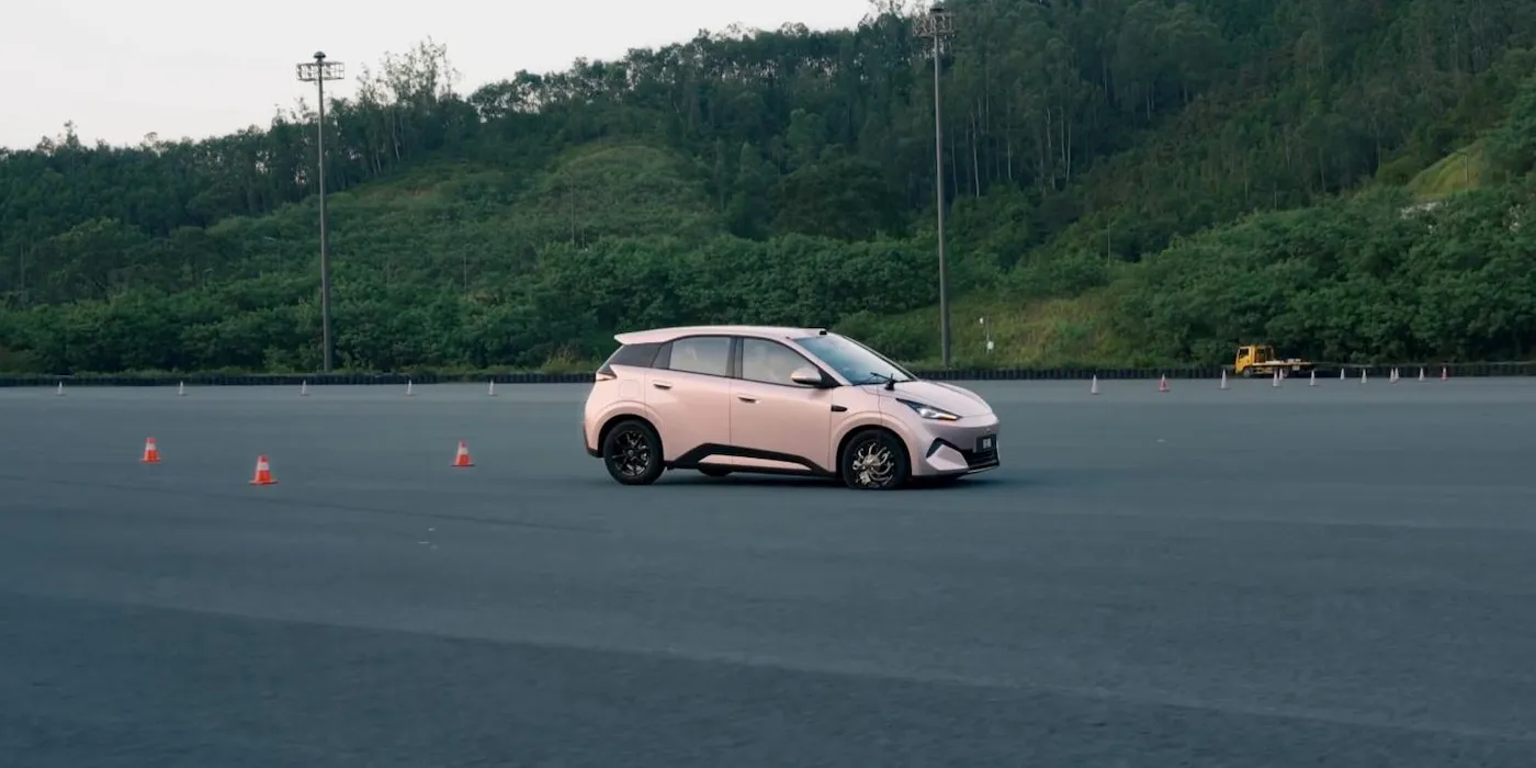 BYD-Seagull-high-speed-tire-blowout
