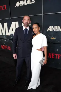 LOS ANGELES, CALIFORNIA - OCTOBER 01: (L-R) Ben Affleck and Kerry Washington attend Netflix's 