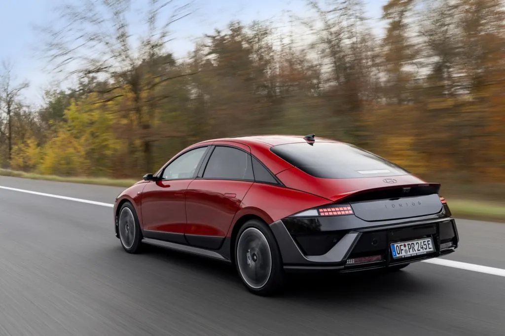 Hyundai-new-IONIQ-6-rear
