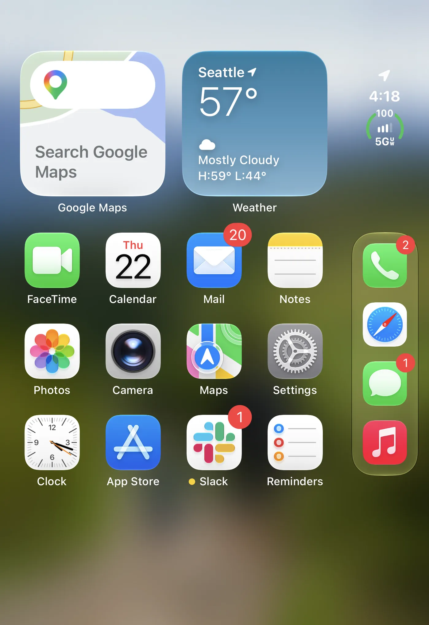 <em>The Duo uses a new icon in the upper right to indicate network status and such.</em>