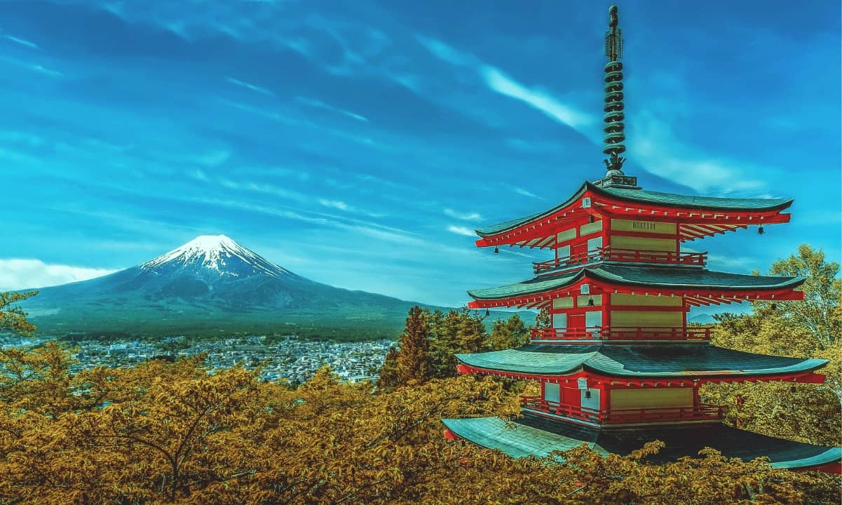 Japan Considers Stablecoin Tax Refunds for Foreign Tourists