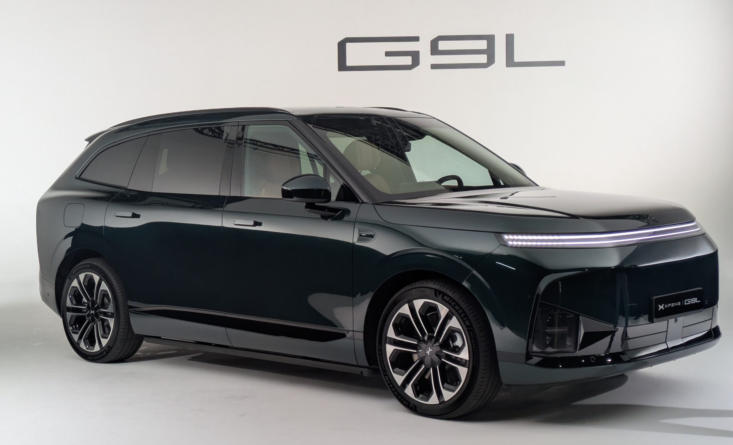 XPENG G9L Paris Motor Show. Photo by Larry Evans