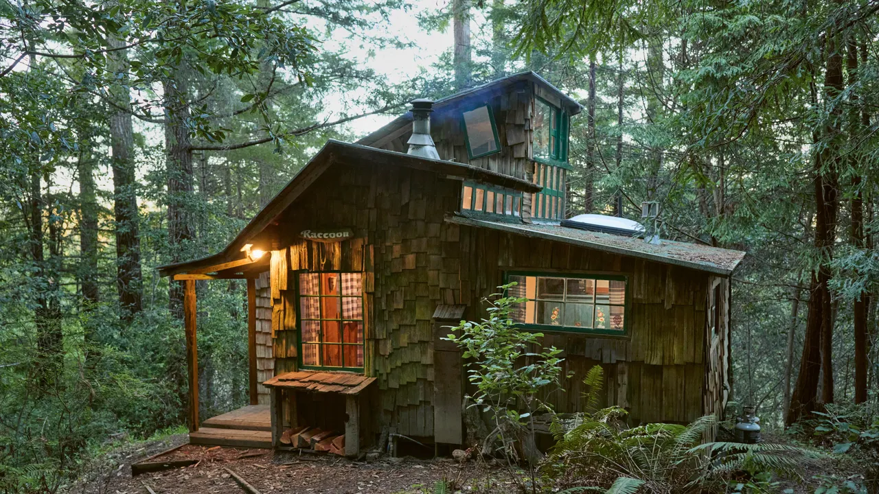 Inside the Last of Northern The golden state’s Hand-Built Hippie Homes