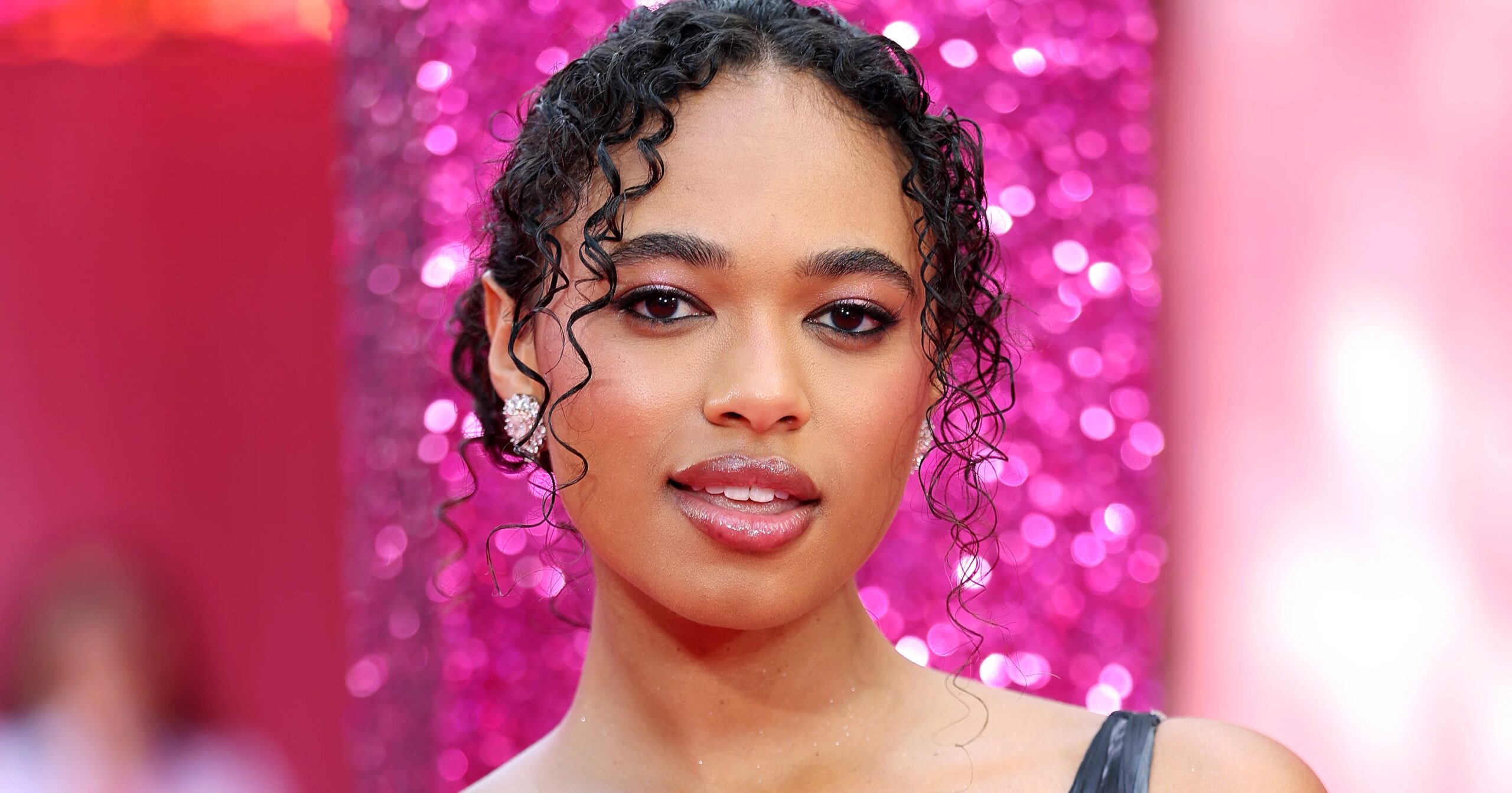 “Elle” Celebrity Chandler Kinney Shares Her Charm Faves