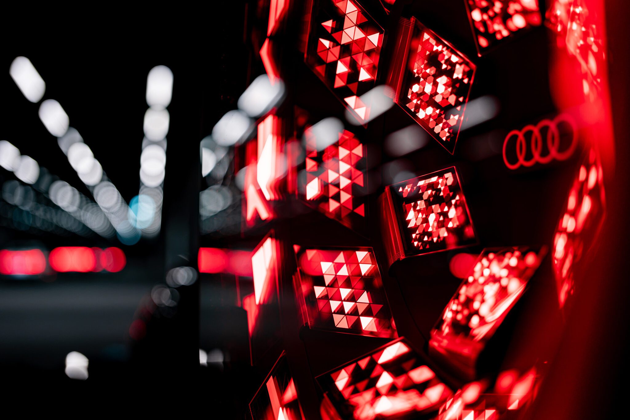 Audi Q9 debuts first curved digital OLED rear lights