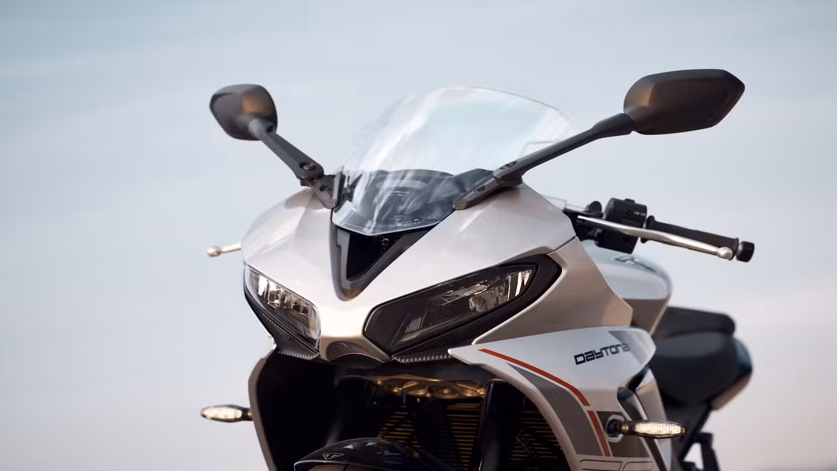 MY26 Triumph Daytona 660 Front