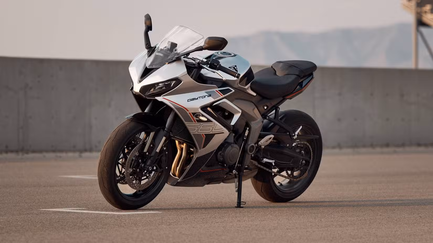 Static outdoor shot of a 2026 Daytona 660