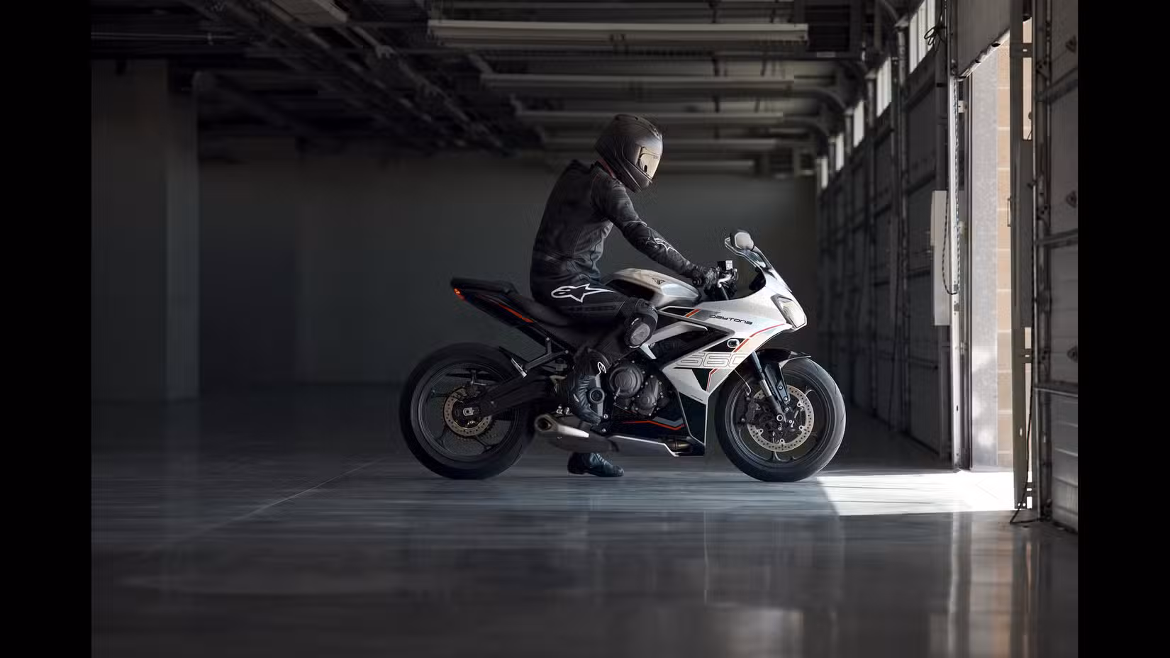 MY26 Triumph Daytona 660 Side Profile