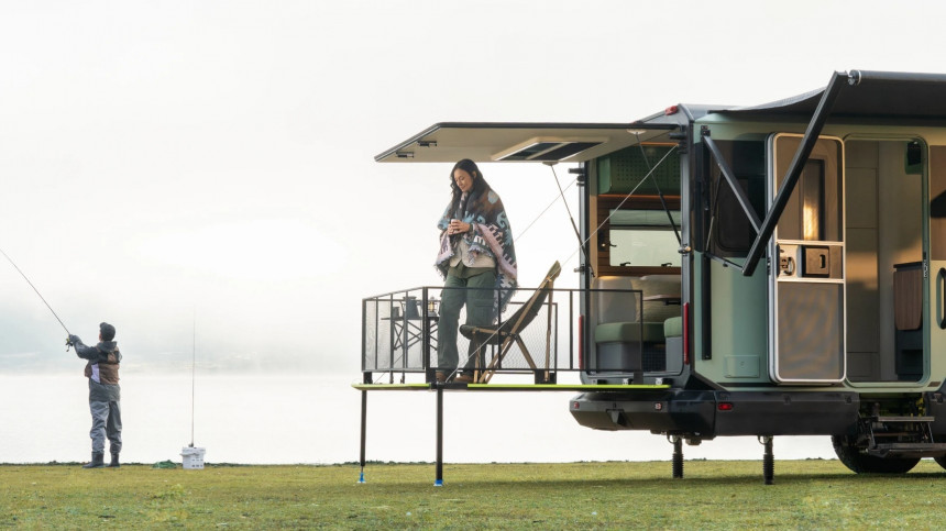 The Evotrex\-PG5, the first travel trailer in the world capable of generating its own power The Evotrex\-PG5, the first travel trailer in the world capable of generating its own power