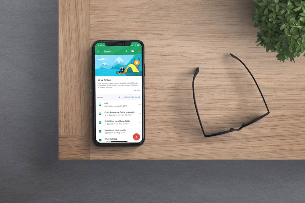 free iphone x mockup desk