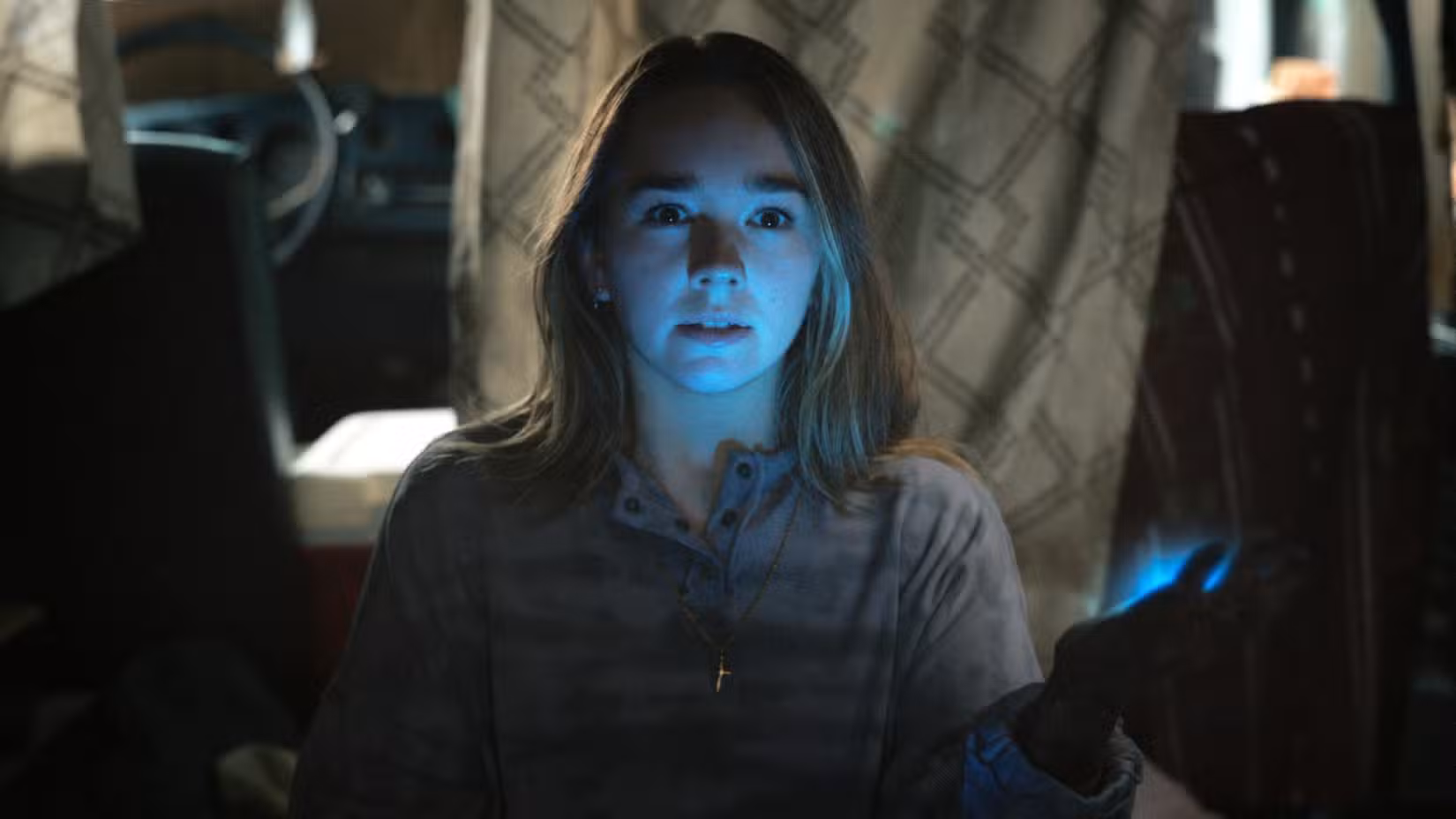 Angelina (Holly Taylor) with a glowing blue light on her face in season 4 of Manifest.