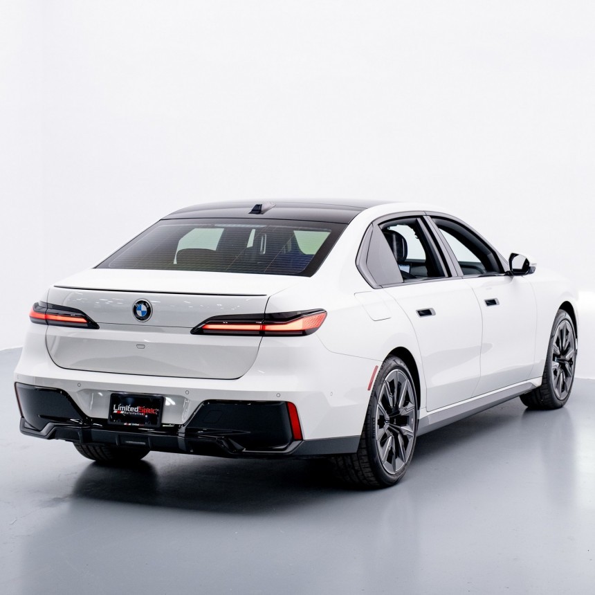 2025 BMW 740i