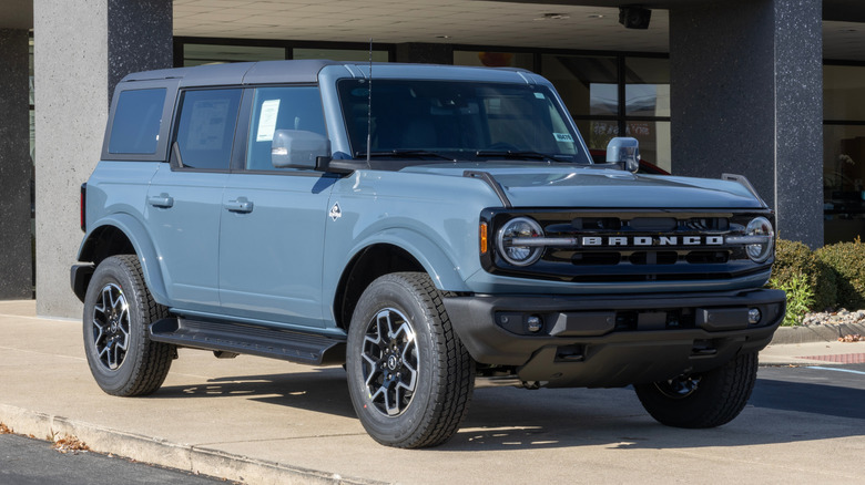 A Ford Bronco with the 2.7-liter EcoBoost V6