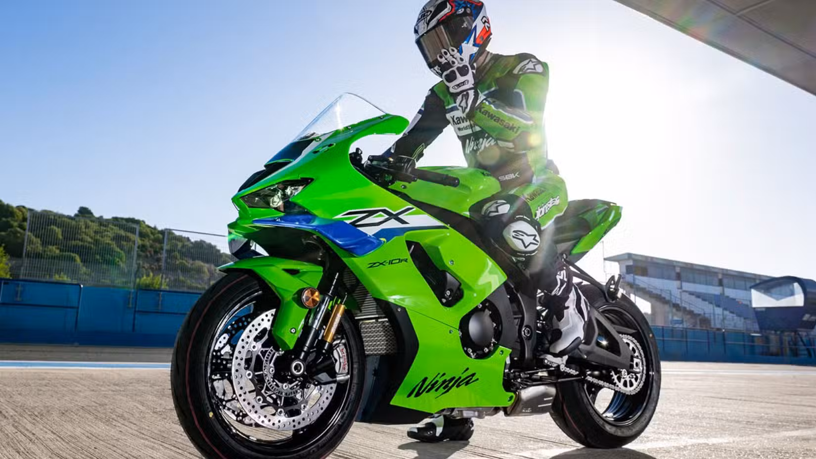 Rider on a Kawasaki Ninja ZX-10R at the track