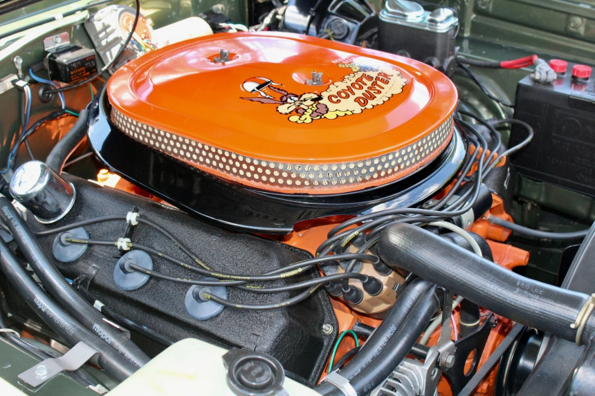 1969 Plynmouth Road Runner Hemi 4\-speed