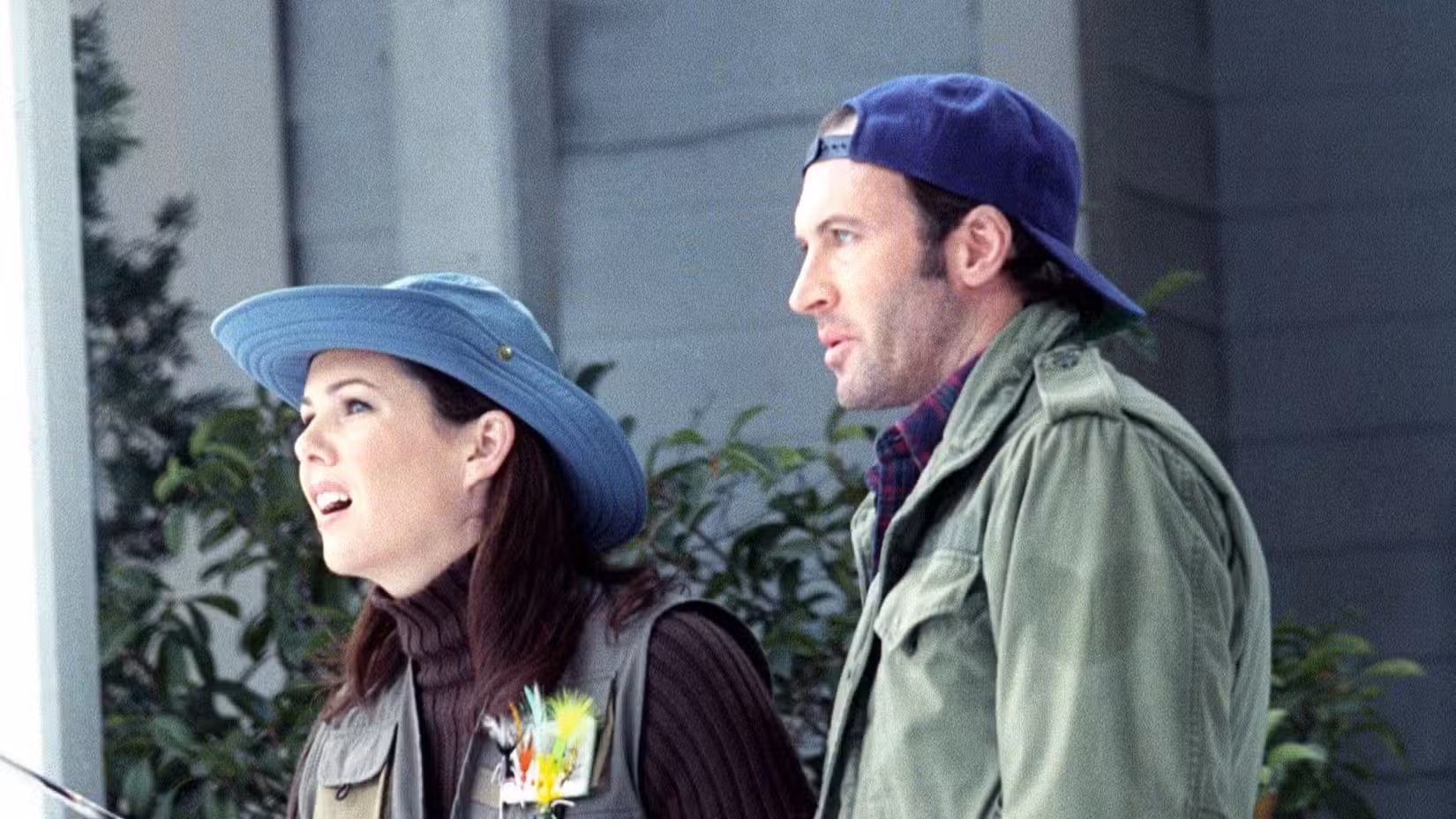 Lorelai and Luke fishing in Gilmore Girls season 3