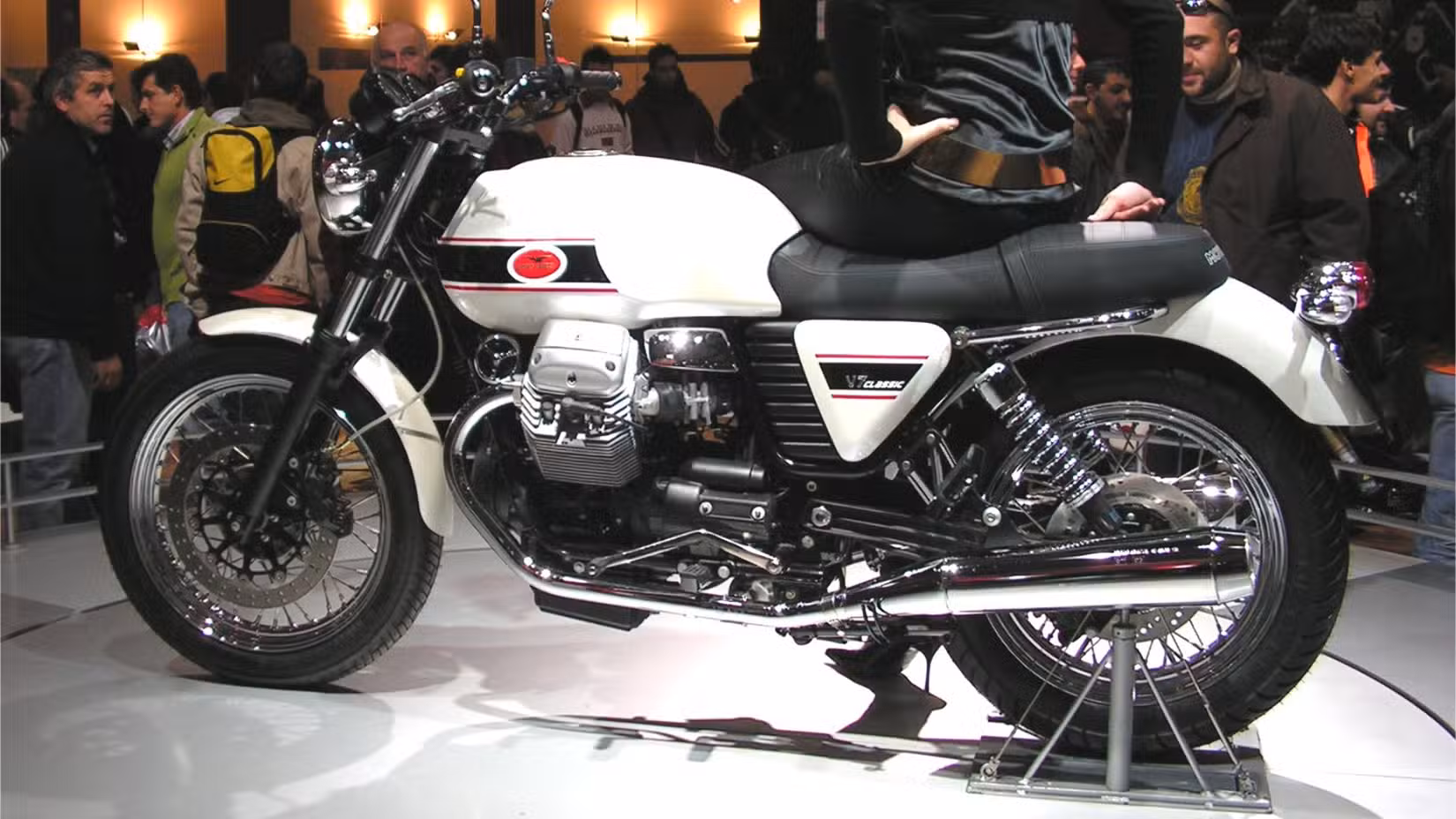 Moto Guzzi V7 Classic displayed at EICMA 2007, Milan