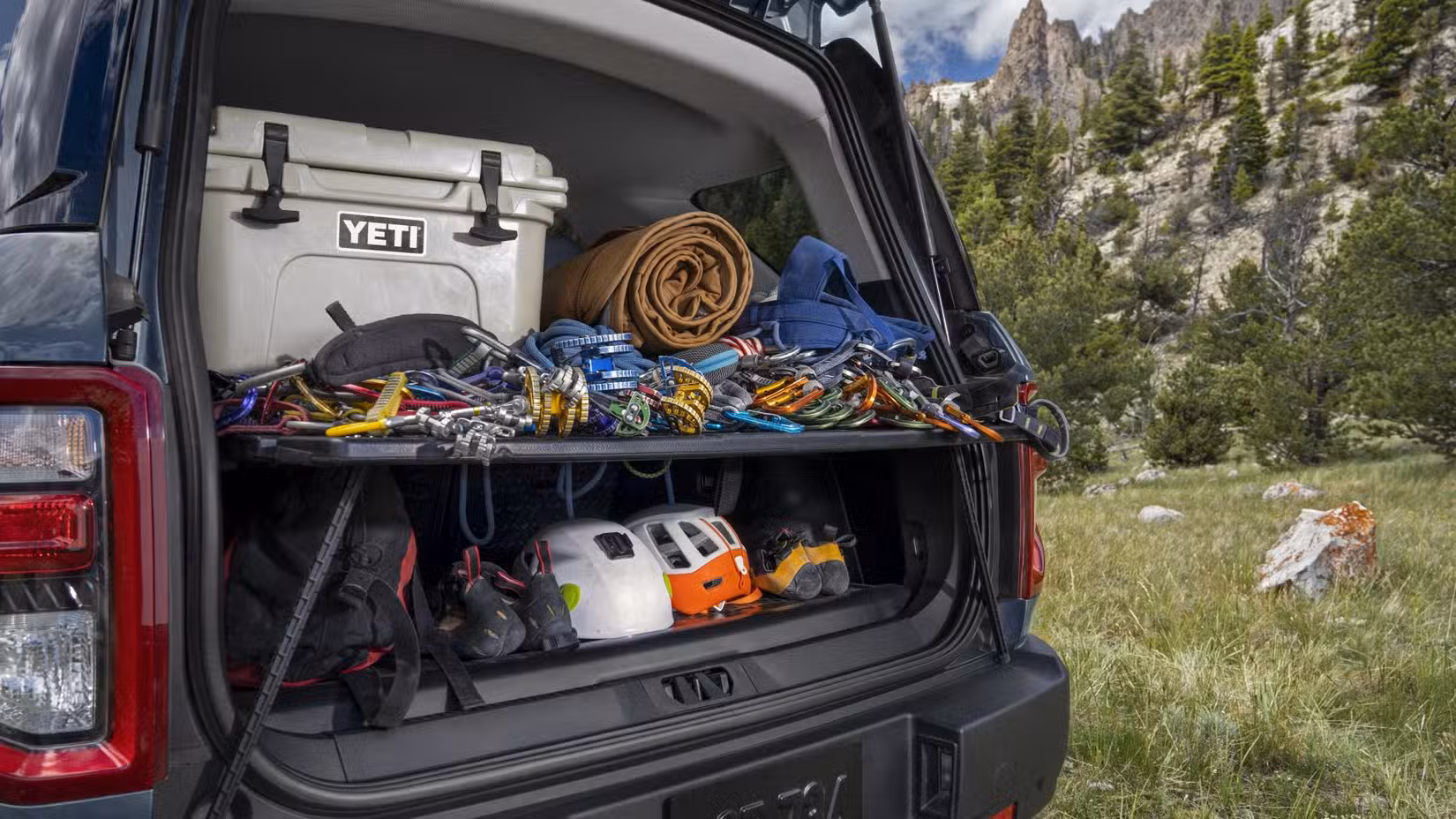 2021 Ford Sport trunk