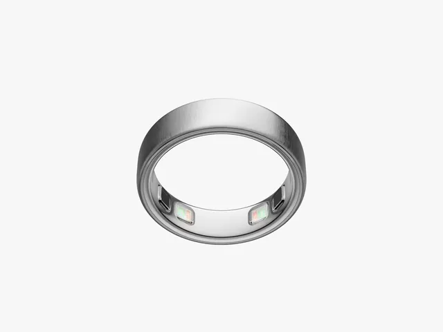 Image may contain: Platinum, Silver, Accessories, Jewelry, and Ring