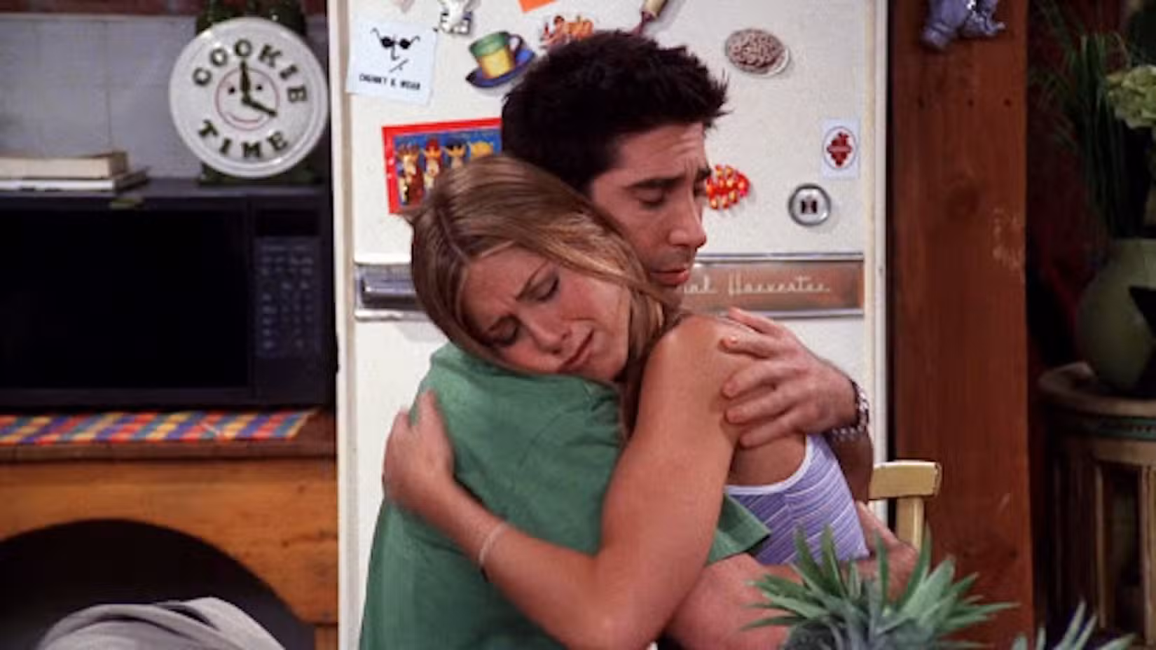 Ross and Rachel hug in Friends.