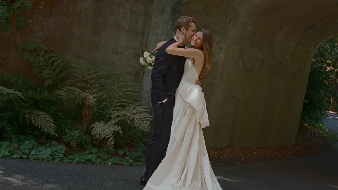 This Backyard Wedding in Seattle Was Inspired by Ralph Lauren and ’00s Rom-Coms