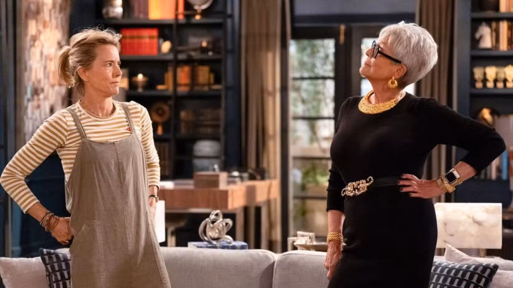 Jamie Lee Curtis and Tea Leoni in Newlyweds
