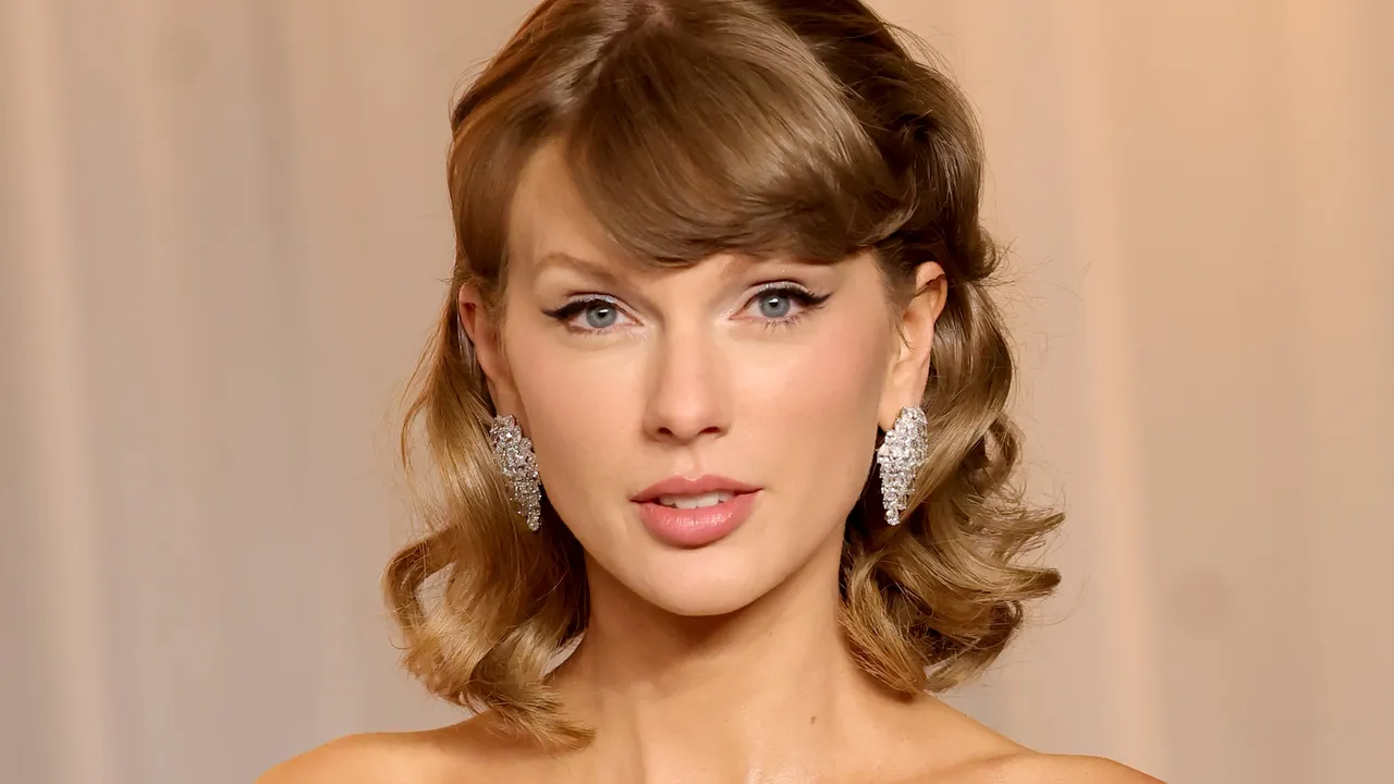 Taylor Swift’s Soft Glam at the Academy Museum Gala Is Pure Romance—See the Photos