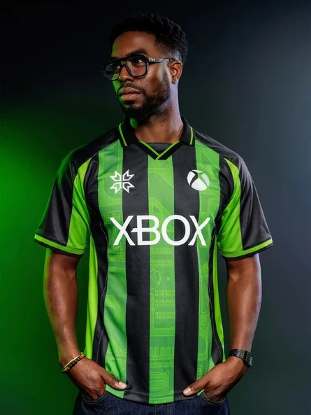 Three Special Football Jerseys Go On Sale To Celebrate Xbox's 25th Anniversary 6