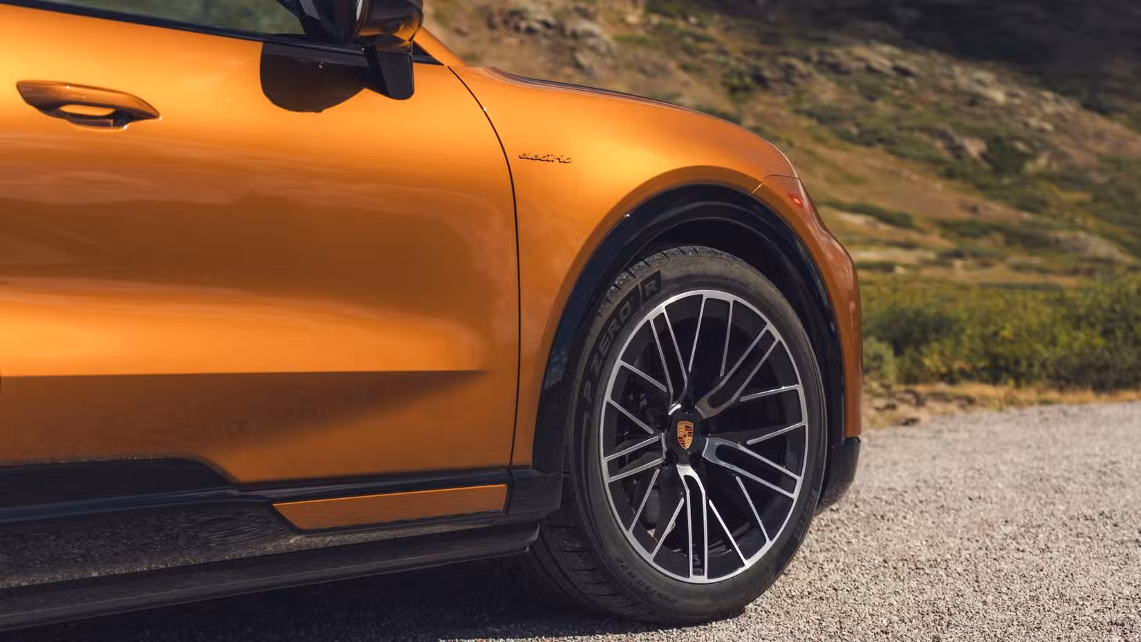 2026 Porsche Cayenne Turbo Electric wheel close-up